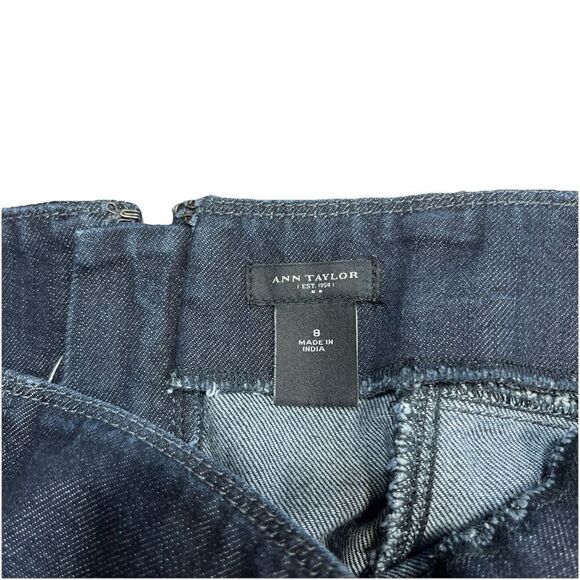 Ann Taylor Blue Denim dark wash jean  Skirt Size 8 back zip boho minimalist - Picture 3 of 7
